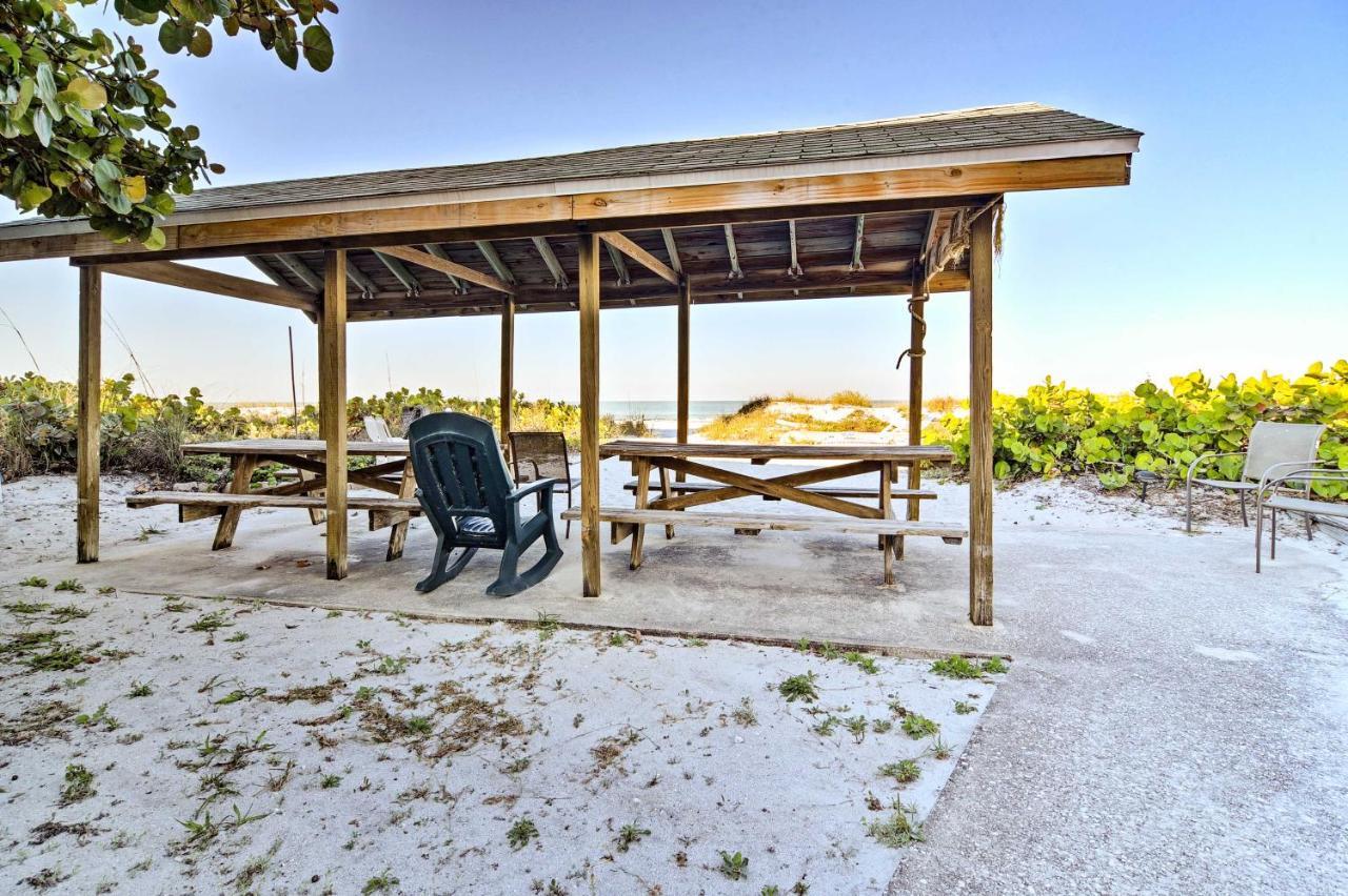 Indian Shores Cottage With Cabana - Steps To Beach! Clearwater Beach Εξωτερικό φωτογραφία
